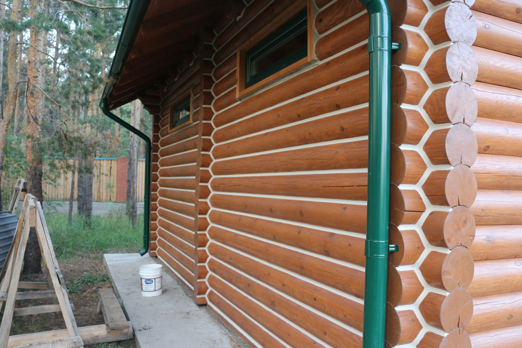 Работы по герметизации деревянного дома в Московской области